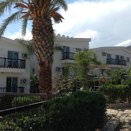 Aphelandra Hotel Apartments Agia Napa Buitenkant foto
